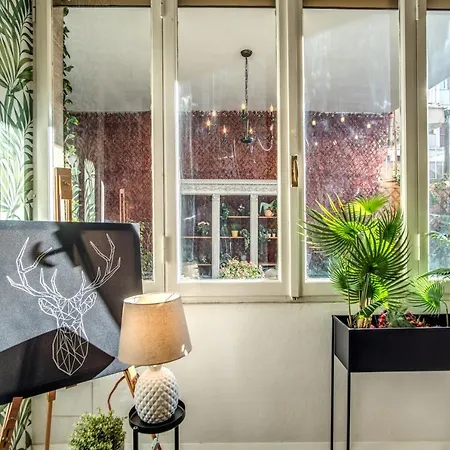 Aweshomeitaly - White Mirrors Apartment