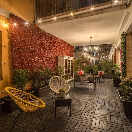 Apartment Aweshomeitaly - White Mirrors *