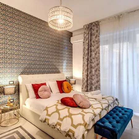 Aweshomeitaly - White Mirrors Apartament Piza