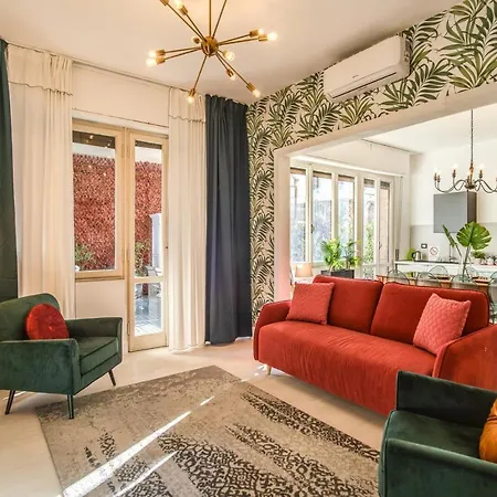 Aweshomeitaly - White Mirrors Apartment