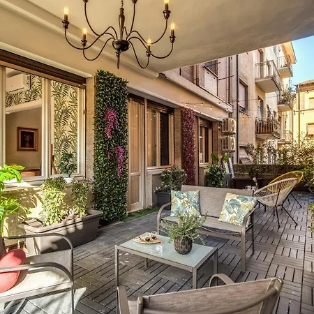 Aweshomeitaly - White Mirrors Apartment