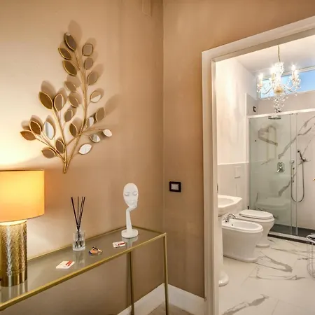 Aweshomeitaly - White Mirrors Apartment