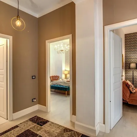Apartment Aweshomeitaly - White Mirrors *