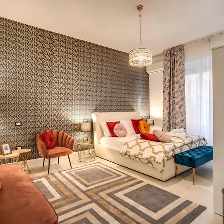 Aweshomeitaly - White Mirrors Apartment Pisa